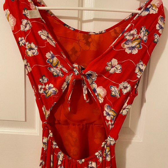 Backless Floral Dress - Picture 3 of 5